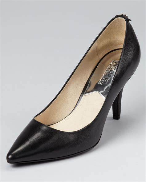 Michael kors black pumps + FREE SHIPPING 